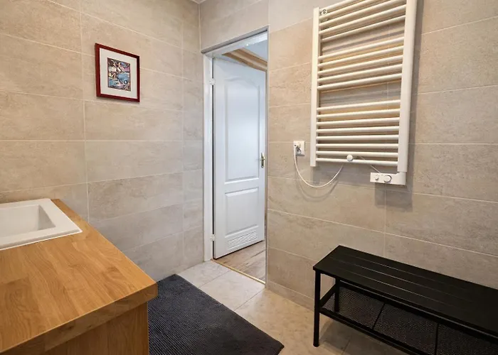 Casa de Férias Klimatyczny Dom Z Widokiem Na Babia - Kominek I Ogrodzenie *